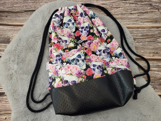 Rucksack Skulls/Schwarzes geprägtes Leder